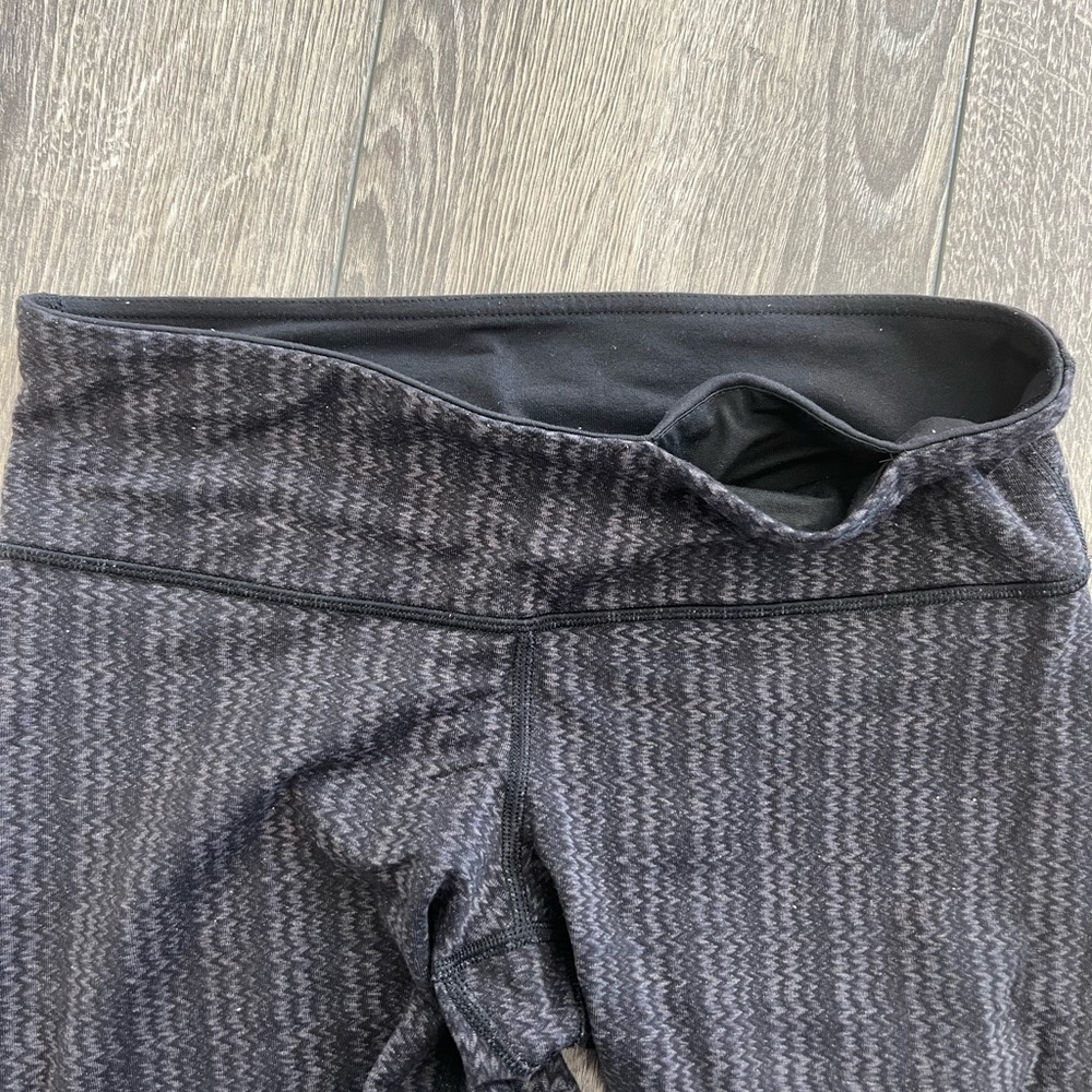 Lululemon Black Chevron Patterned Full length Leg… - image 4